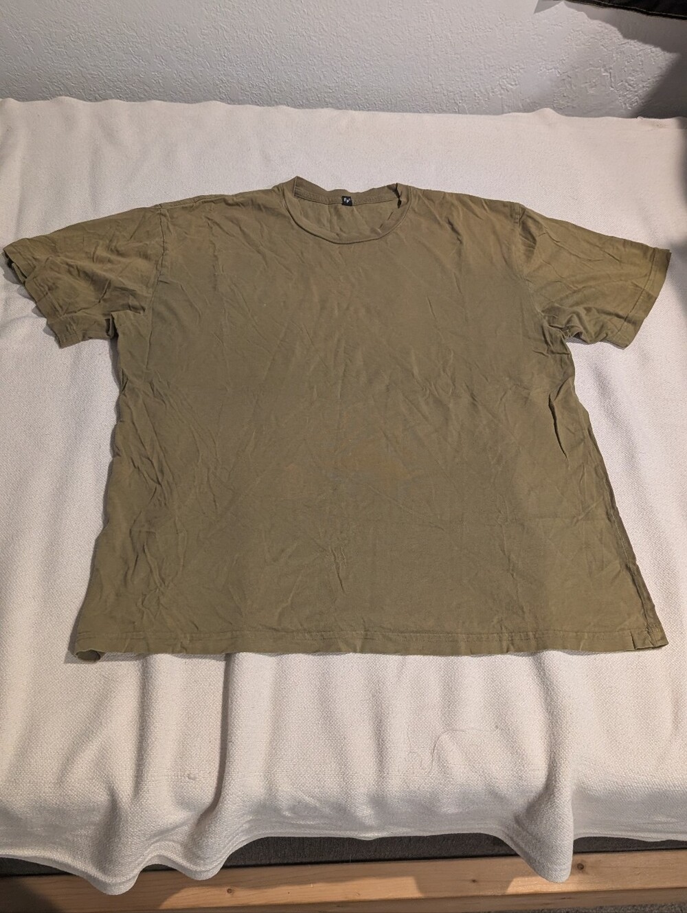 Classic Men's Crew Neck T-Shirt - Olive